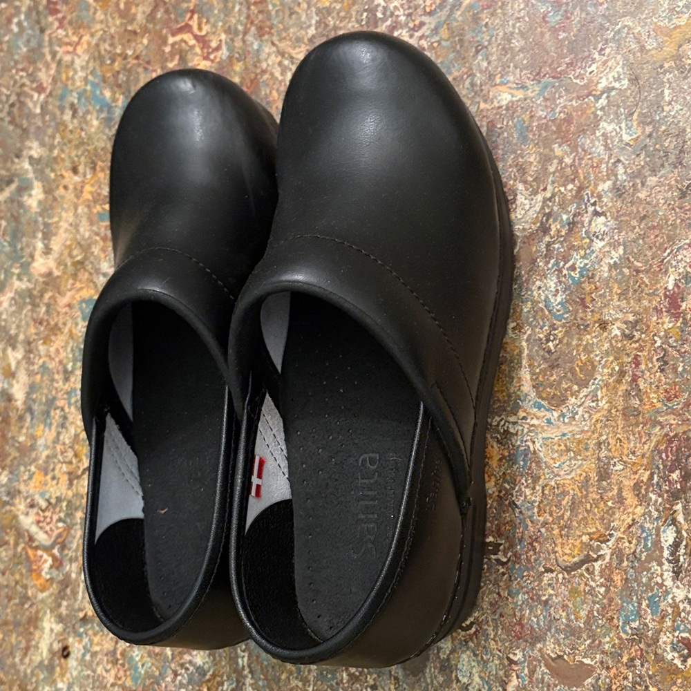 Sanita Classic Black Leather Clogs